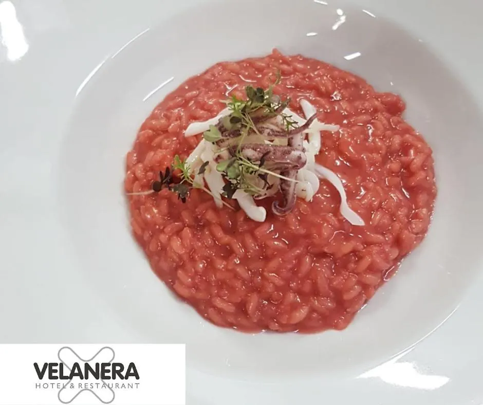 Velanera Hotel & Restaurant Sisan