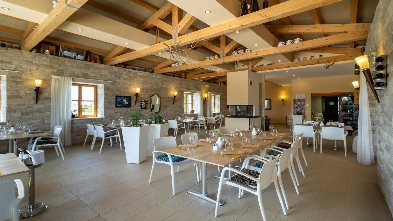 Velanera Hotel & Restaurant Šišan